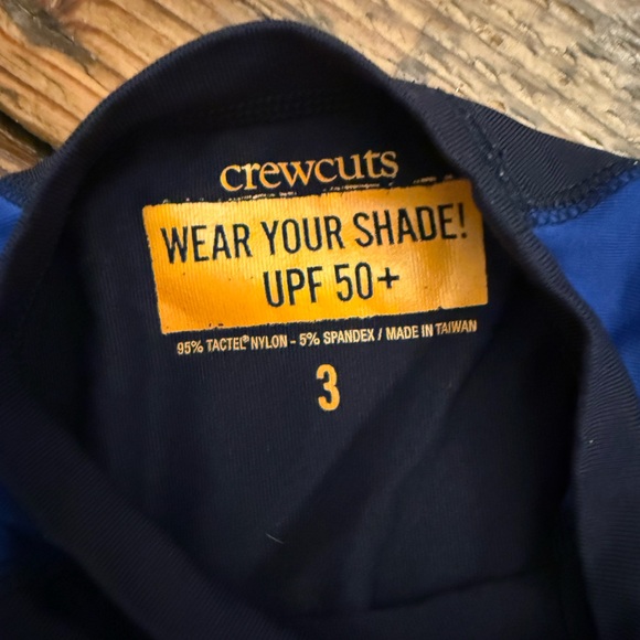 Crewcuts UPF 50 rashguard. Size 3 - Picture 3 of 4